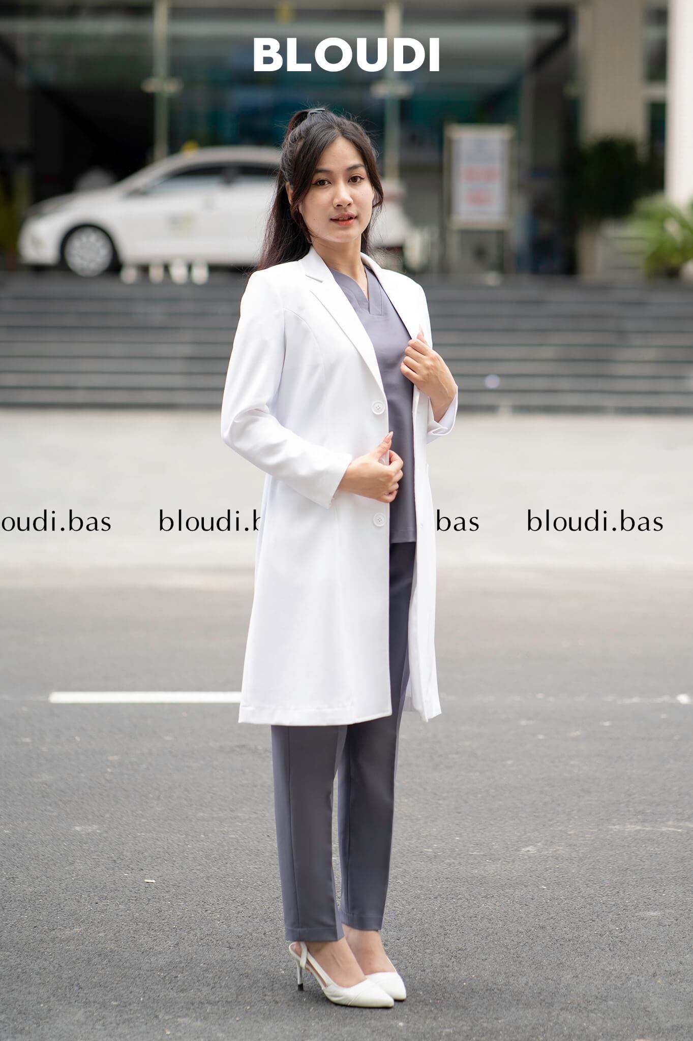 Lợi ích của việc mặc áo blouse dược sĩ tự tin và chuyên nghiệp