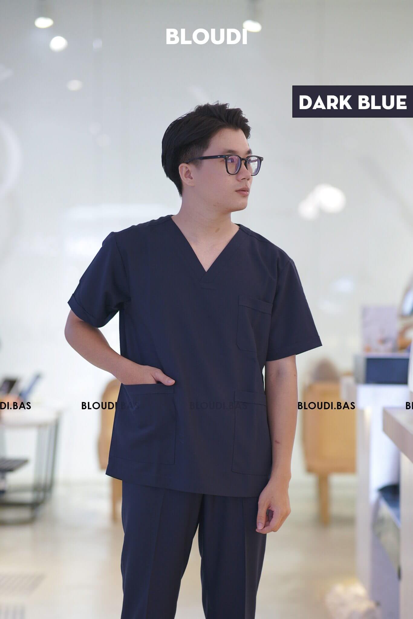 Đánh giá tính năng và tiện ích của áo scrub