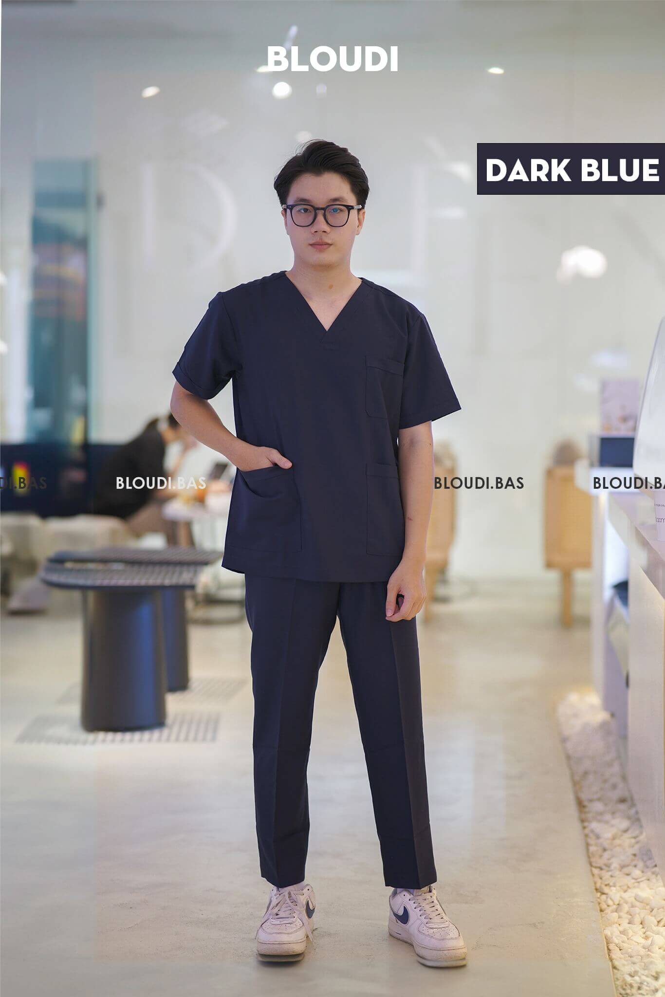 Thăng Hoa Phong Cách Với Áo Scrub Nam Dark Blue