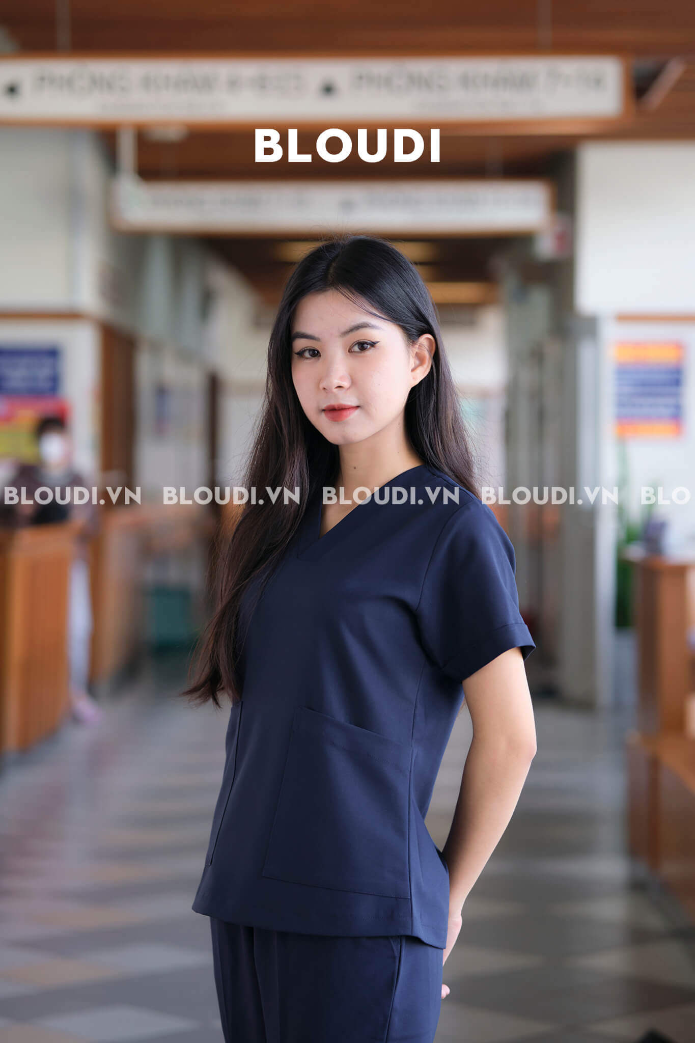 Vẻ Đẹp Hiện Đại Của Scrub Basic Nữ Xanh Đen