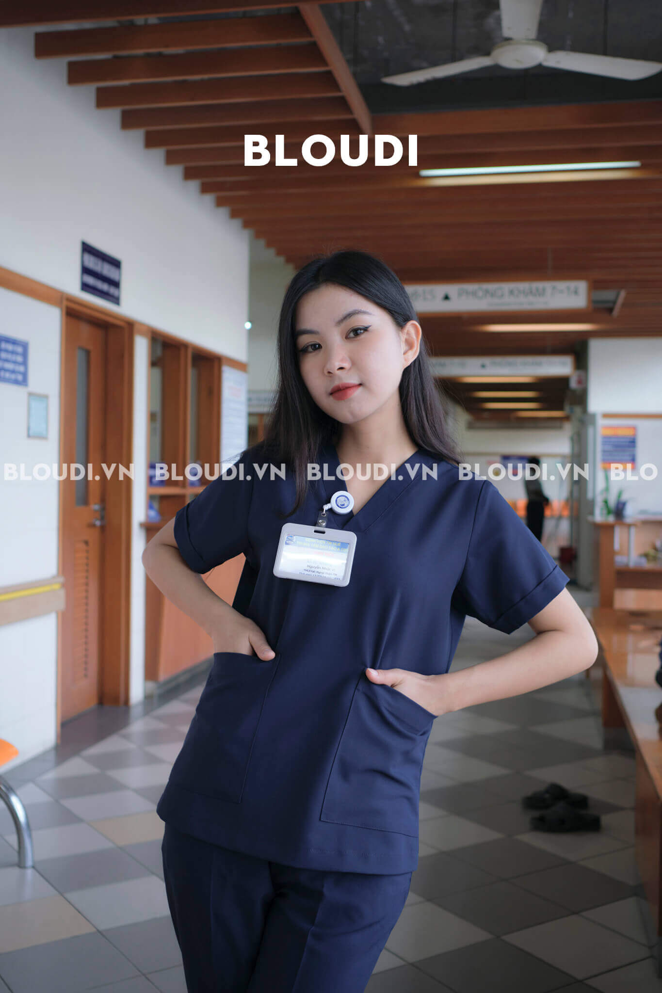 Vẻ Đẹp Hiện Đại Của Scrub Basic Nữ Xanh Đen