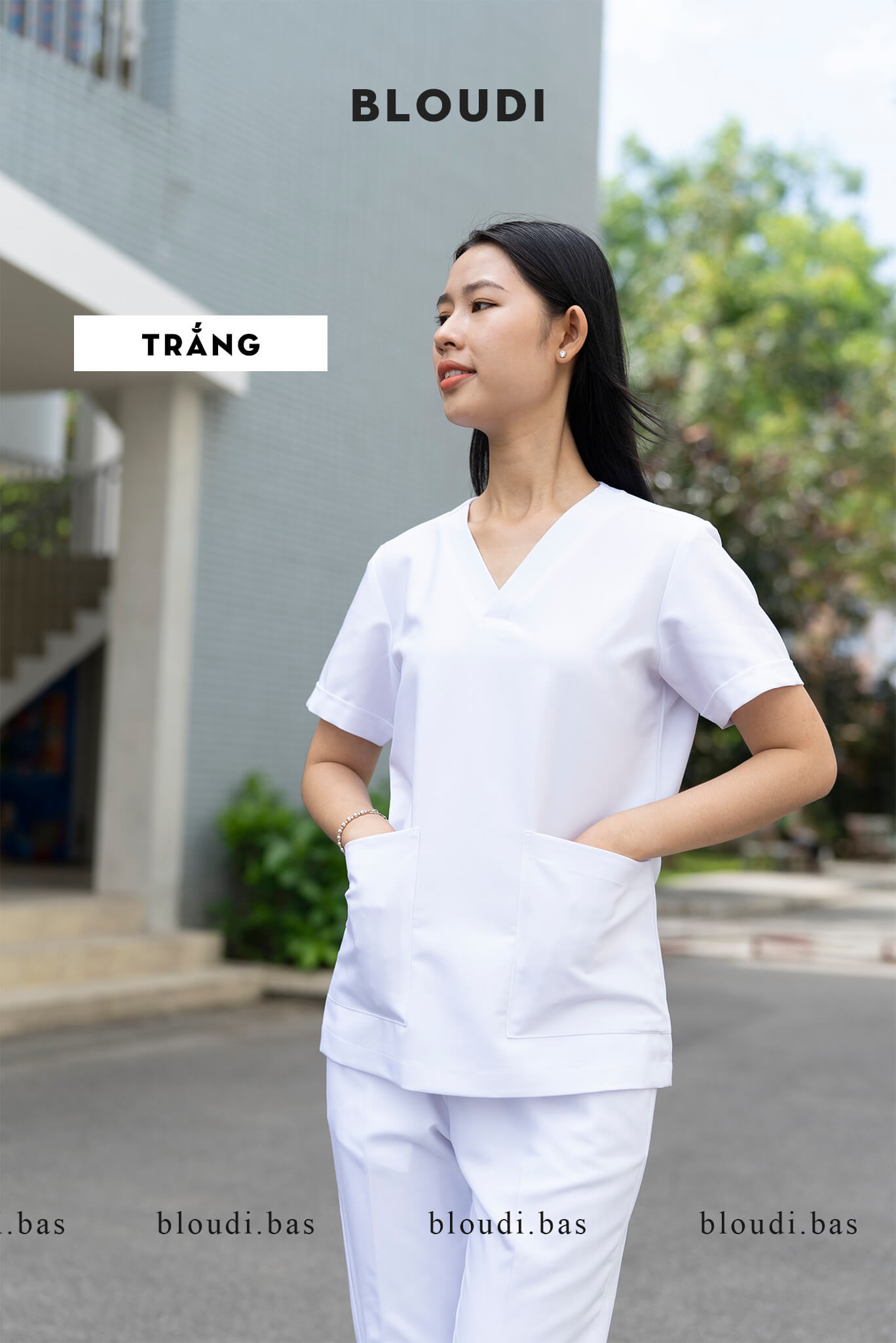 Khám Phá Vẻ Đẹp Thanh Tú Của Scrub Basic Nữ Trắng