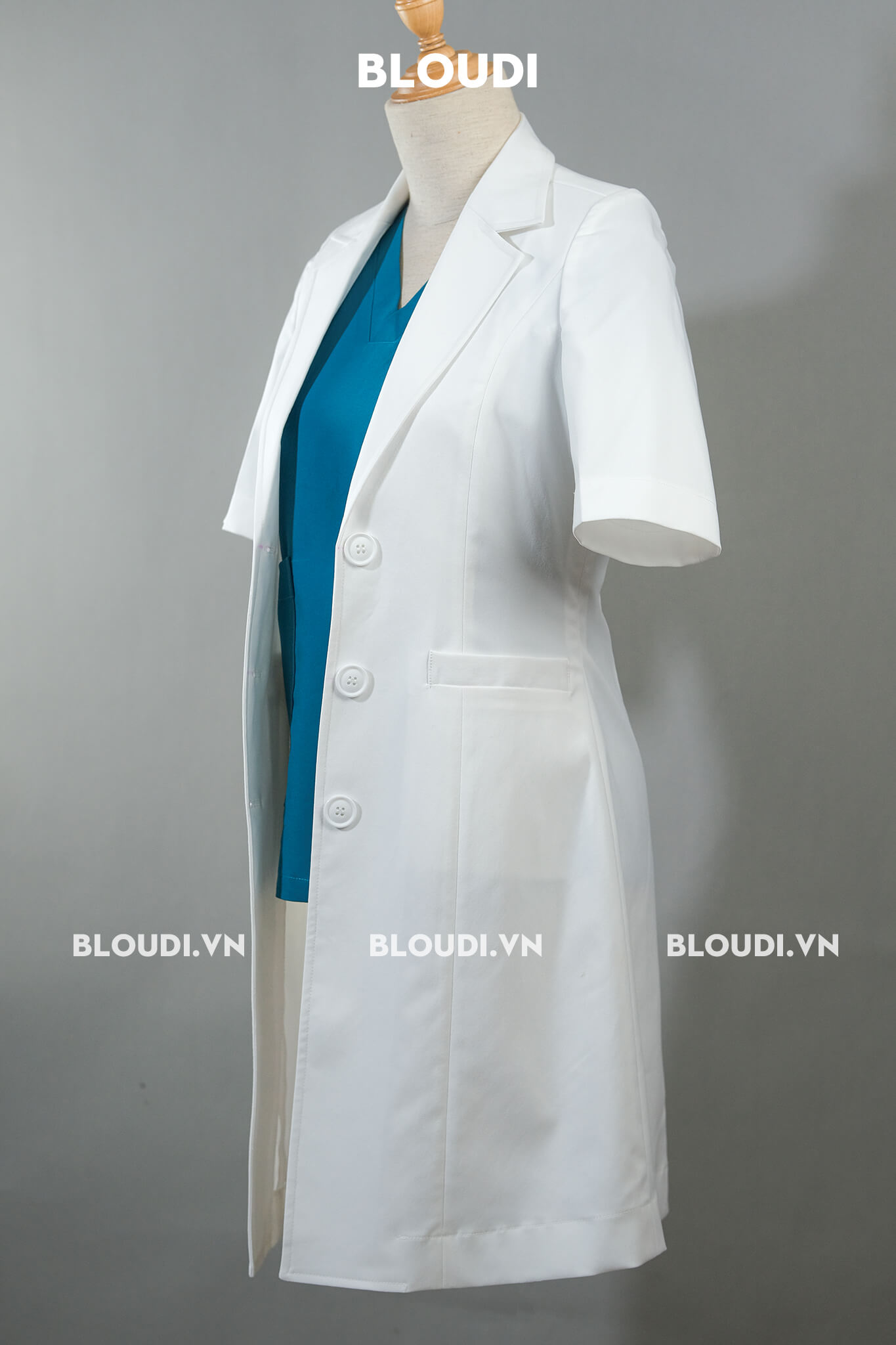 Áo Blouse Bác Sĩ Giá Tốt Tại Bloudi: Sự Lựa Chọn Hoàn Hảo