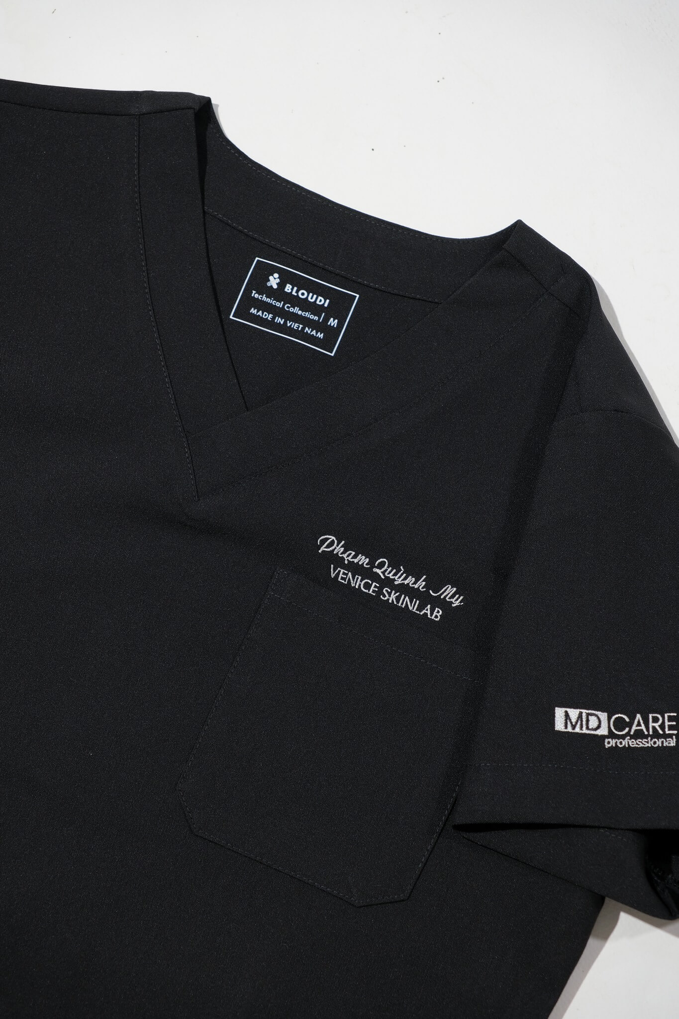 Thời Trang Đồ Scrub Của Bloudi: Sự Kết Hợp Hoàn Hảo