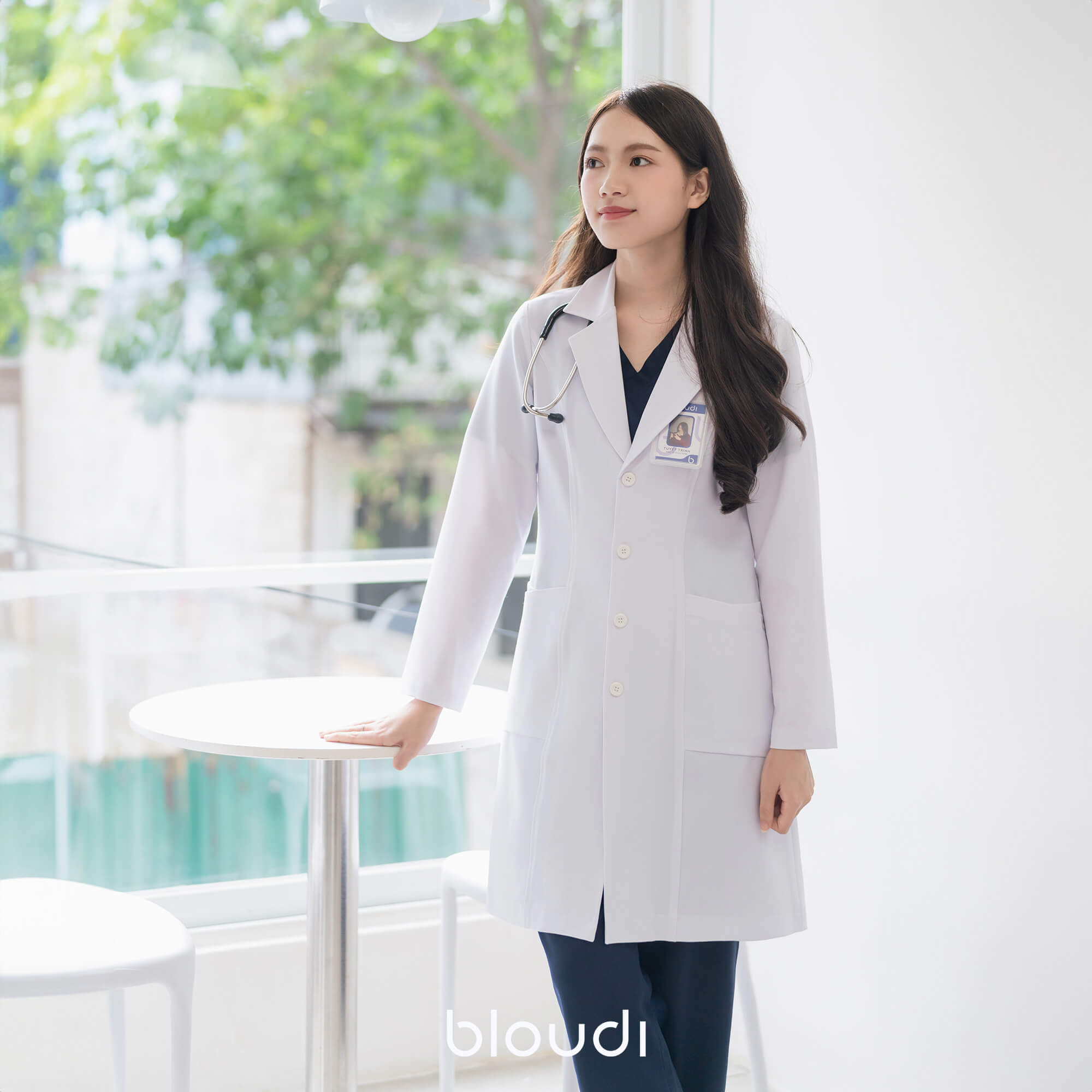 Mua Áo Blouse Y Tế Tại TP.HCM: Hướng Dẫn Chi Tiết